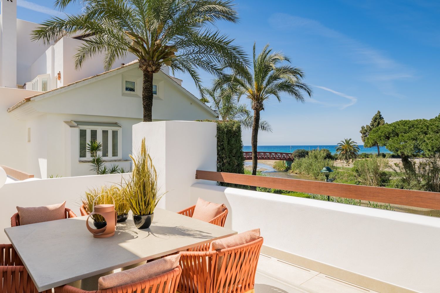 Newly Renovated Luxury Apartment with Sea Views in Los Monteros Palm Beach, Marbella East
