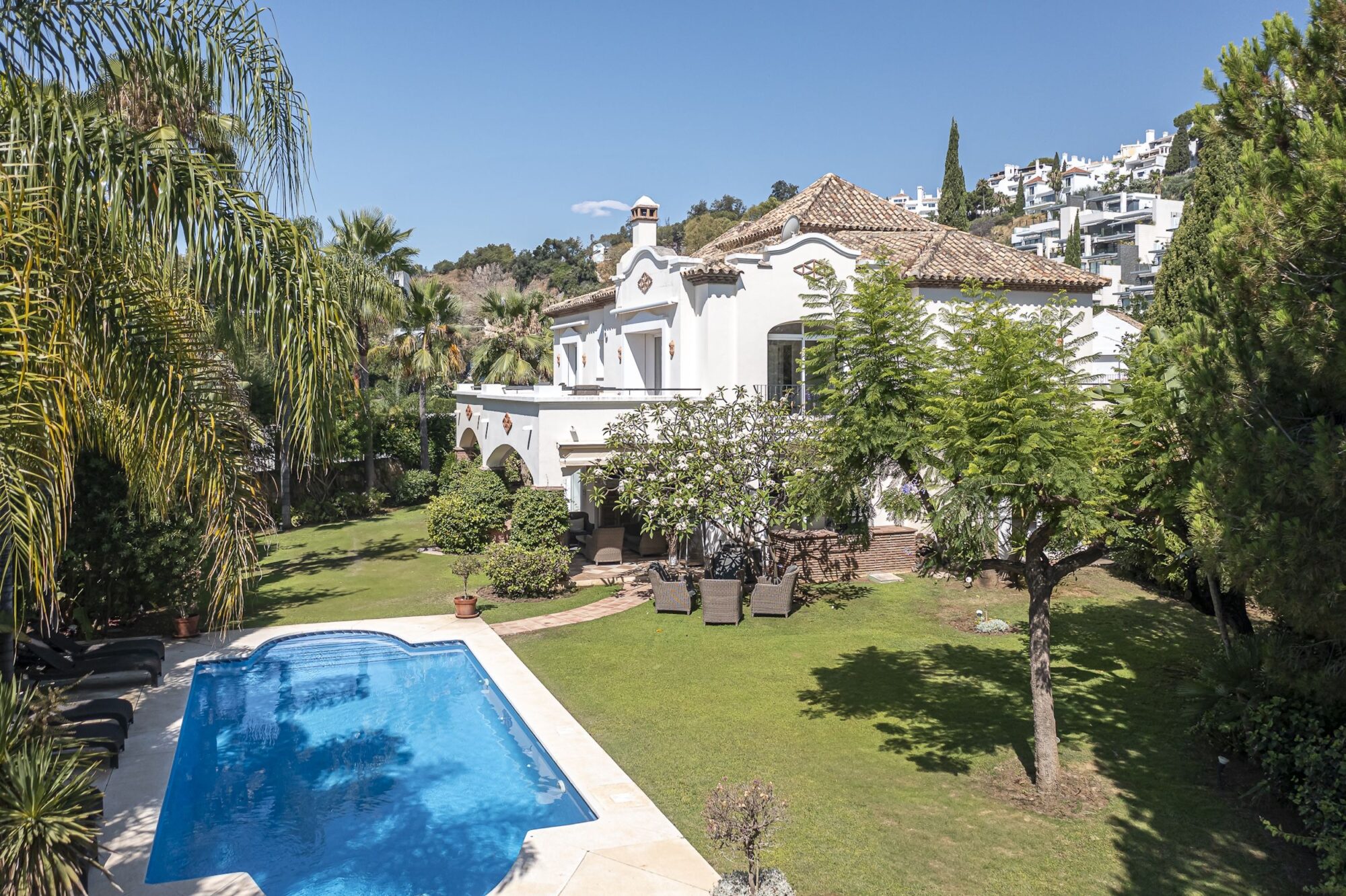 Andalusian Golf-Front Villa with Private Security in La Reserva de La Quinta